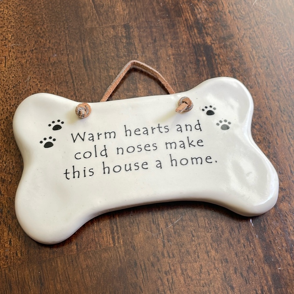 Dog bone plaque